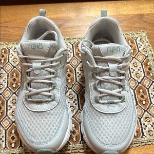 Ryka harmonic Light Gray Sneakers size 6.5